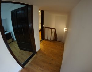 Appartement 5 chambres à vendre dans Cluj-napoca, zone Centru