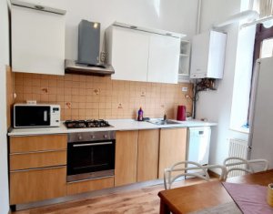 Appartement 5 chambres à vendre dans Cluj-napoca, zone Centru