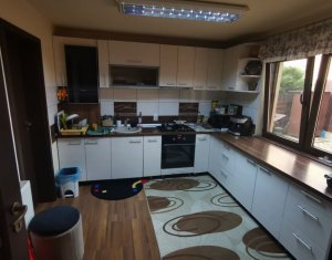 Ház 7 szobák eladó on Campenesti, Zóna Centru