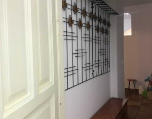 Appartement 3 chambres à louer dans Cluj-napoca, zone Centru