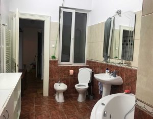 Appartement 3 chambres à louer dans Cluj-napoca, zone Centru
