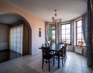 Maison 10 chambres à vendre dans Cluj-napoca, zone Centru