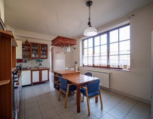 Maison 10 chambres à vendre dans Cluj-napoca, zone Centru