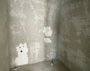 Lakás 2 szobák eladó on Floresti