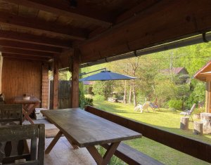 Nyaralók eladó on Marisel