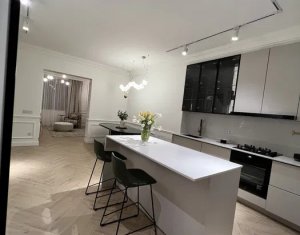 Maison 4 chambres à vendre dans Cluj-napoca, zone Andrei Muresanu