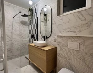 Maison 4 chambres à vendre dans Cluj-napoca, zone Andrei Muresanu