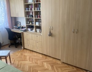 Appartement 4 chambres à vendre dans Cluj-napoca, zone Manastur