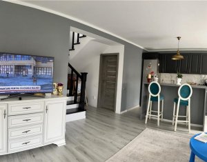 Maison 4 chambres à vendre dans Floresti