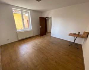 Lakás 4 szobák kiadó on Cluj-napoca, Zóna Centru