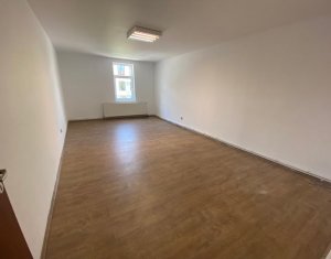 Lakás 4 szobák kiadó on Cluj-napoca, Zóna Centru