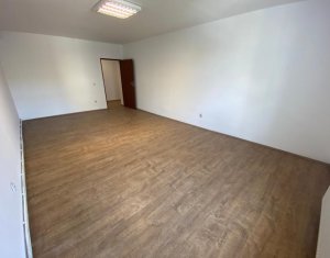 Lakás 4 szobák kiadó on Cluj-napoca, Zóna Centru