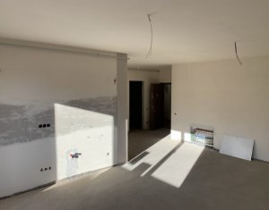 Lakás 3 szobák eladó on Floresti