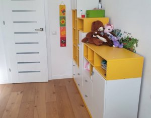 Ház 4 szobák eladó on Floresti, Zóna Centru