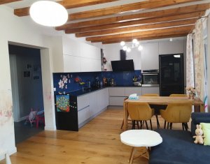 Ház 4 szobák eladó on Floresti, Zóna Centru