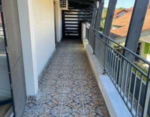 Appartement 3 chambres à vendre dans Cluj-napoca, zone Intre Lacuri