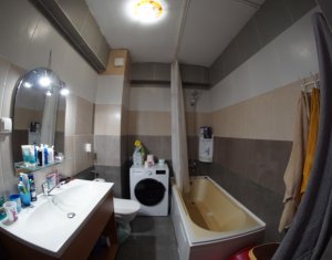 Appartement 3 chambres à vendre dans Baciu, zone Centru