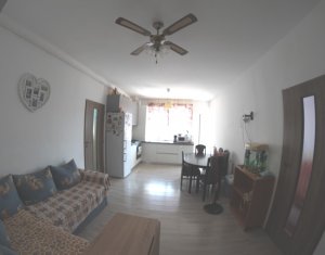 Appartement 3 chambres à vendre dans Baciu, zone Centru