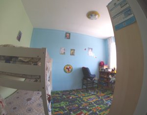 Appartement 3 chambres à vendre dans Baciu, zone Centru