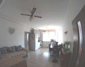 Appartement 3 chambres à vendre dans Baciu, zone Centru