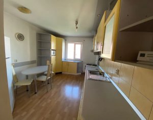 Appartement 4 chambres à vendre dans Cluj-napoca, zone Manastur