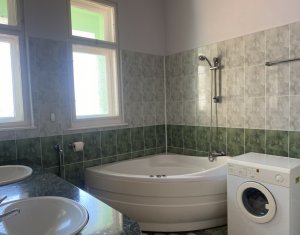 Appartement 4 chambres à vendre dans Cluj-napoca, zone Centru