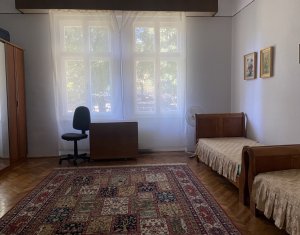 Appartement 4 chambres à vendre dans Cluj-napoca, zone Centru