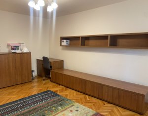 Appartement 3 chambres à vendre dans Cluj-napoca, zone Marasti