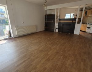 Lakás 2 szobák eladó on Floresti