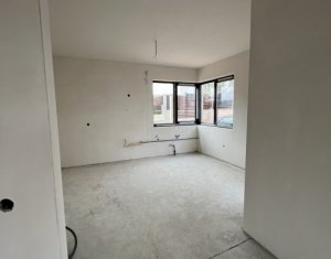 Maison 5 chambres à vendre dans Chinteni