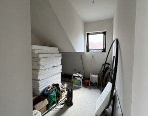 Maison 5 chambres à vendre dans Chinteni, zone Centru