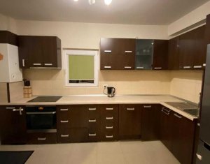 Ház 4 szobák kiadó on Floresti