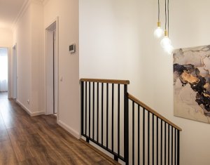 Ház 4 szobák eladó on Floresti