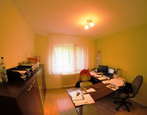 Appartement 3 chambres à vendre dans Cluj-napoca, zone Manastur