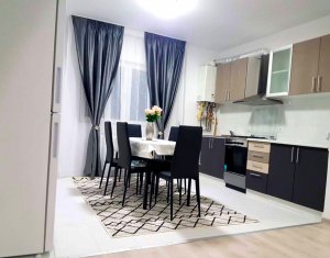Maison 4 chambres à vendre dans Floresti