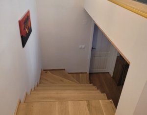 Maison 6 chambres à vendre dans Salicea, zone Centru