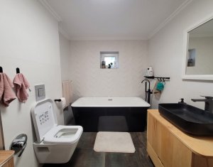 Maison 6 chambres à vendre dans Salicea, zone Centru