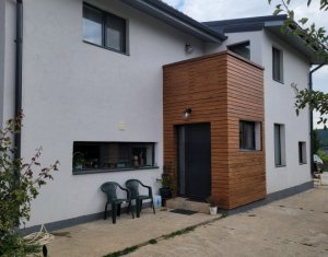 Maison 6 chambres à vendre dans Salicea, zone Centru