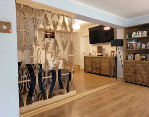 Maison 6 chambres à vendre dans Salicea, zone Centru