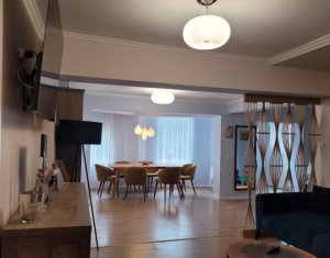 Maison 6 chambres à vendre dans Salicea, zone Centru