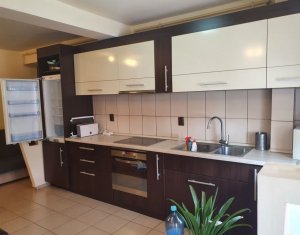 Appartement 3 chambres à louer dans Floresti