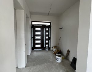 Maison 5 chambres à vendre dans Chinteni