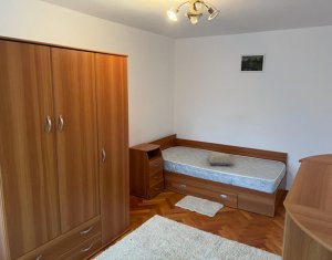 Appartement 4 chambres à vendre dans Cluj-napoca, zone Manastur