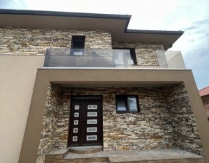 Maison 5 chambres à vendre dans Chinteni, zone Centru