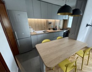 Appartement 3 chambres à louer dans Cluj-napoca, zone Manastur