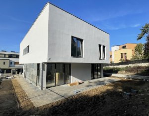 , 175m2 dans Cluj-napoca, zone Andrei Muresanu