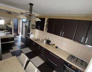 Appartement 3 chambres à vendre dans Cluj-napoca, zone Intre Lacuri