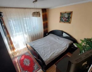 Appartement 3 chambres à vendre dans Cluj-napoca, zone Intre Lacuri