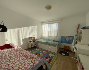 Maison 4 chambres à louer dans Campenesti, zone Centru