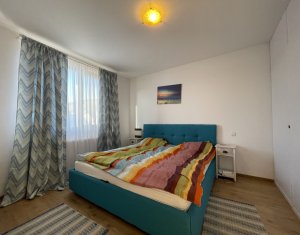 Maison 4 chambres à louer dans Campenesti, zone Centru